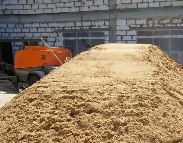 Виды строительного песка – применение и свойства